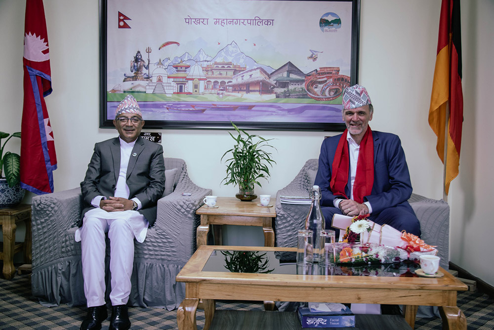 पोखरा महानगरका प्रमुख आचार्यसँग जर्मनीका राजदूत भोल्जको शिष्टाचार भेट