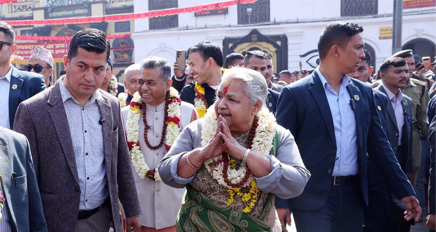 प्रधानमन्त्री कार्कीले पशुपतिमा गरिन् रुद्राभिषेक (फोटो फिचर)