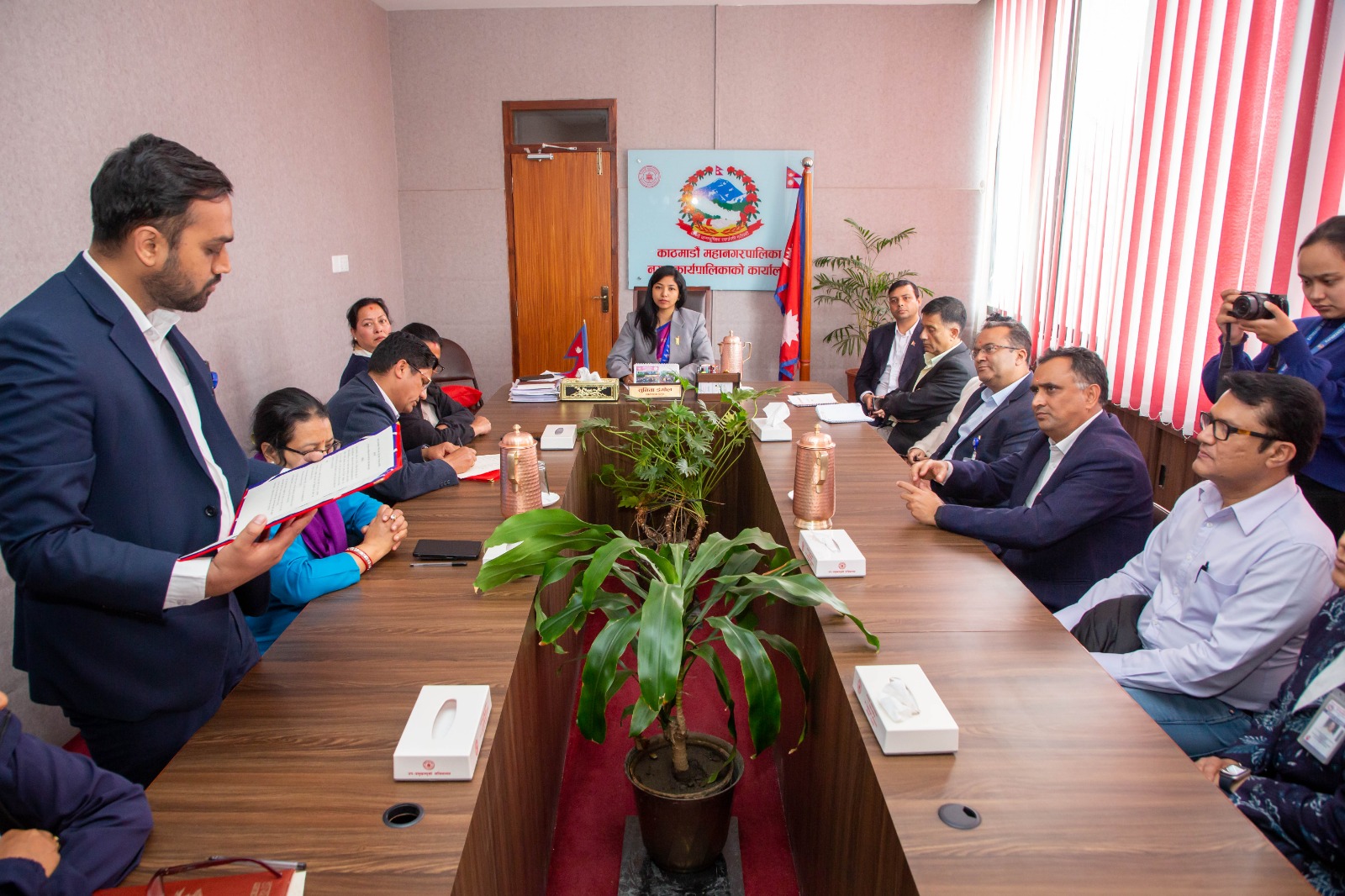 स्तन र पाठेघरको मुखको क्यान्सर निःशुल्क परीक्षणका लागि महानगर र वीर अस्पतालबीच सम्झौता