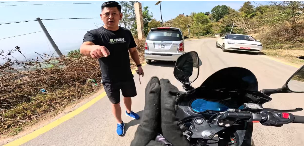 नगरकोटमा दुई जना भ्लगरलाई कुटपिट गर्ने तामाङ पक्राउ