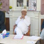 पिताको शोकमा रहेको अवस्थामै बैठकमा सहभागी भए ओली (फोटो फिचर)