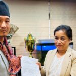 गोरखाका दुर्गम बस्तीमा टावर राख्न माग गर्दै सुधन गुरूङ पुगे टेलिकम