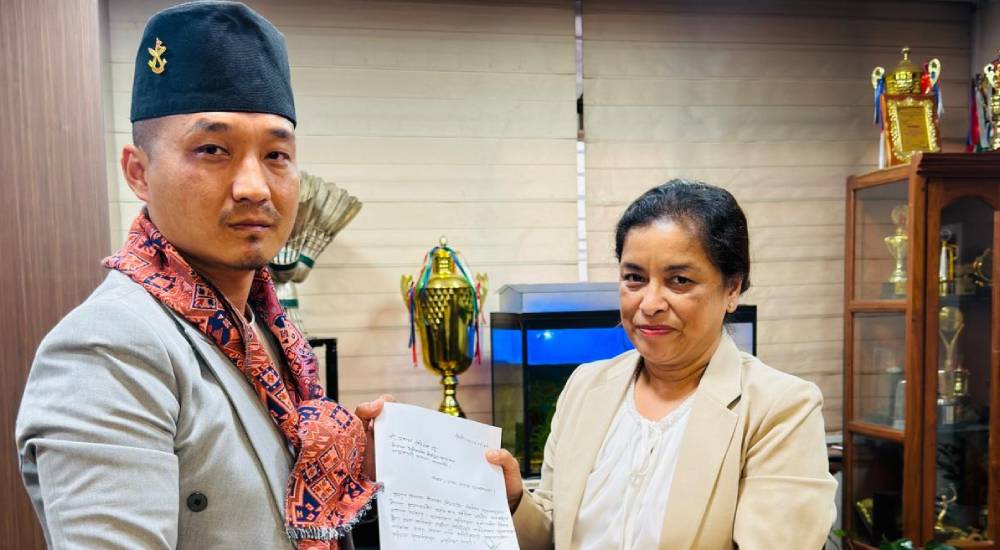 गोरखाका दुर्गम बस्तीमा टावर राख्न माग गर्दै सुधन गुरूङ पुगे टेलिकम