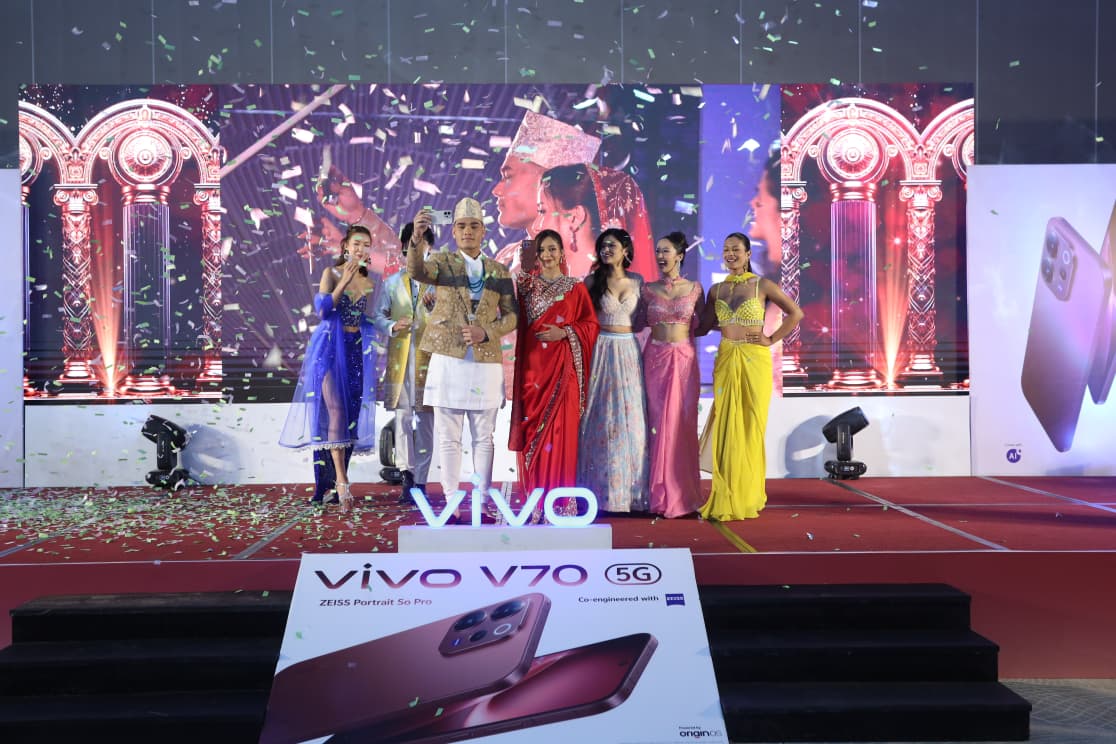 भिभोद्धारा ५० एमपी जाइस सुपर टेलिफोटो क्यामेरासहित भी७० सार्वजनिक