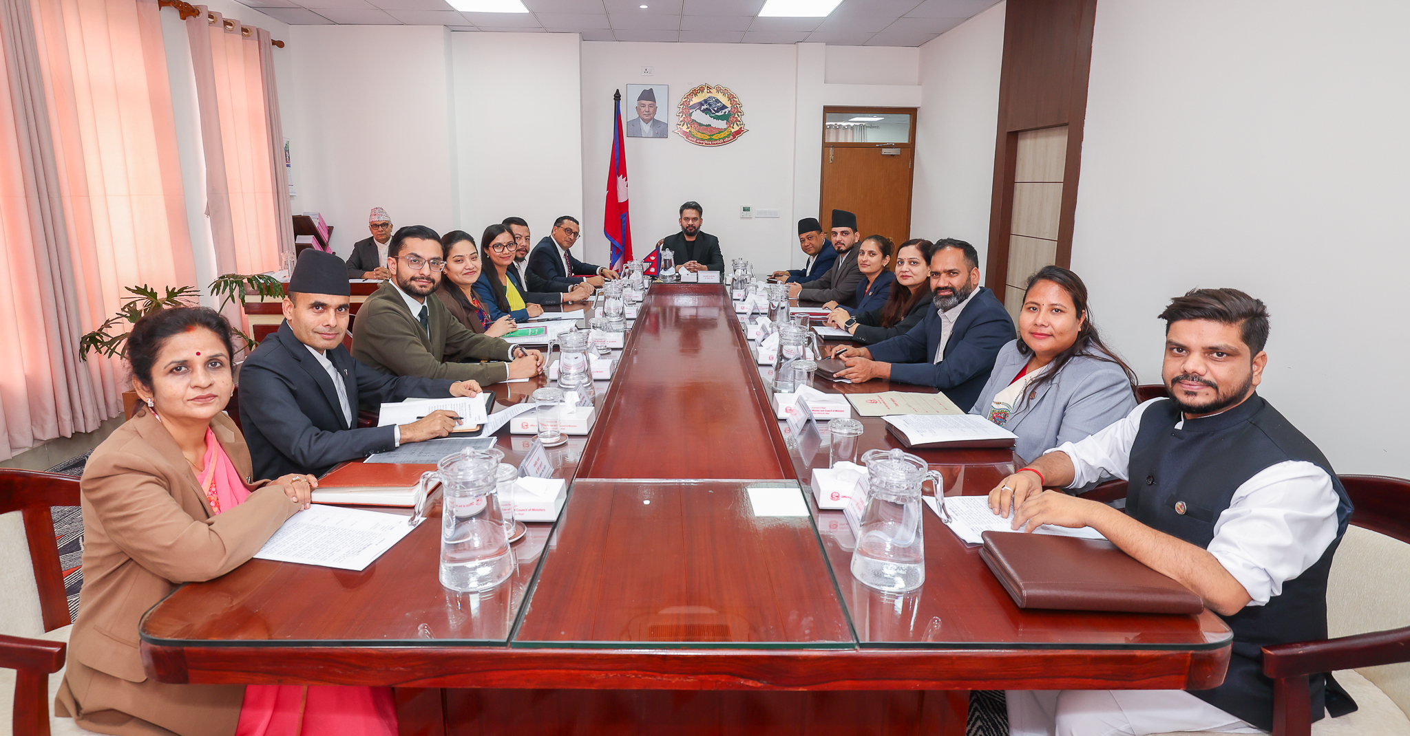 मन्त्रिपरिषद बैठक जारी