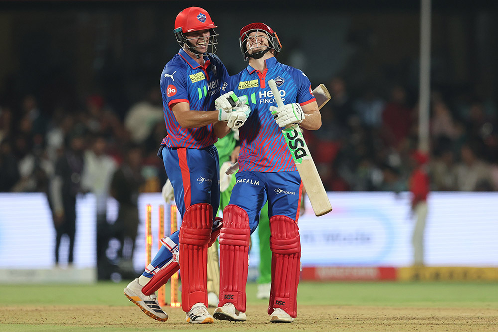 आइपिएलमा रोयल च्यालेन्जर्स बैंगलुरुमाथि दिल्ली ६ विकेटले विजयी