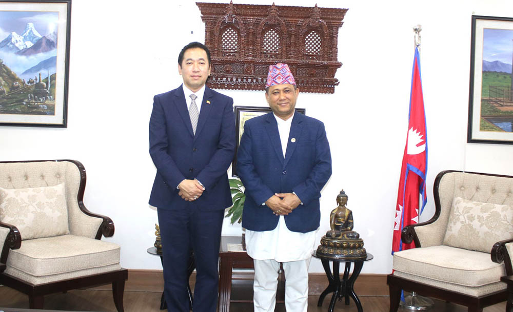 परराष्ट्रमन्त्री खनालसँग म्यानमारका राजदूत सिनको शिष्टाचार भेटवार्ता