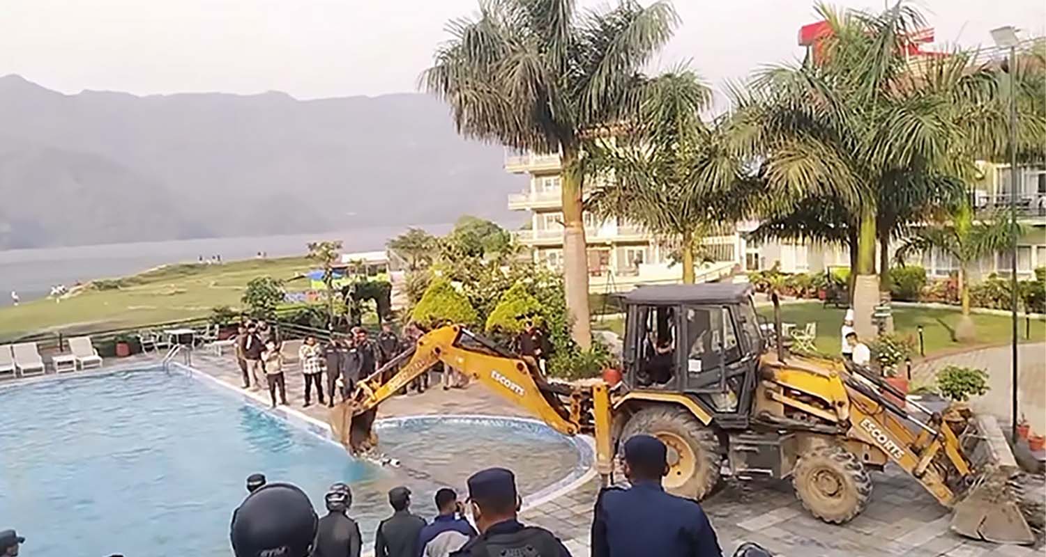 फेवाताल किनारका मापदण्ड विपरितका संरचना भत्काउन सुरू