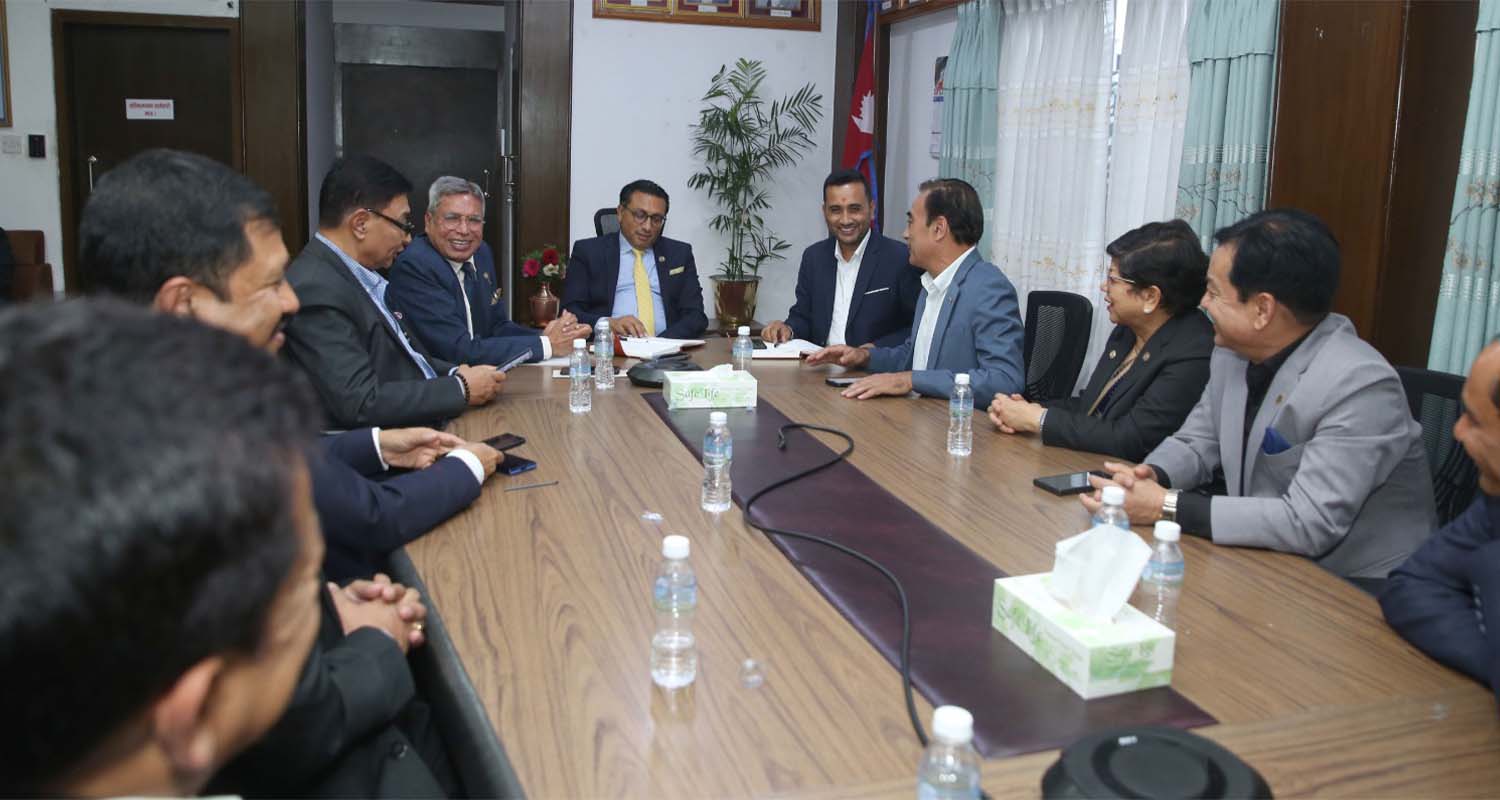 अर्थतन्त्र सुधार्न अर्थमन्त्रीलाई चेम्बरको सुझाव : साना व्यवसायीलाई राहतदेखि गाँजा खेतीको वैधतासम्म