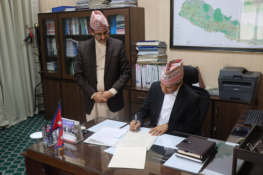 राष्ट्रिय योजना आयोगका उपाध्यक्ष डा. गुणाकर भट्टले गरे पद बहाली