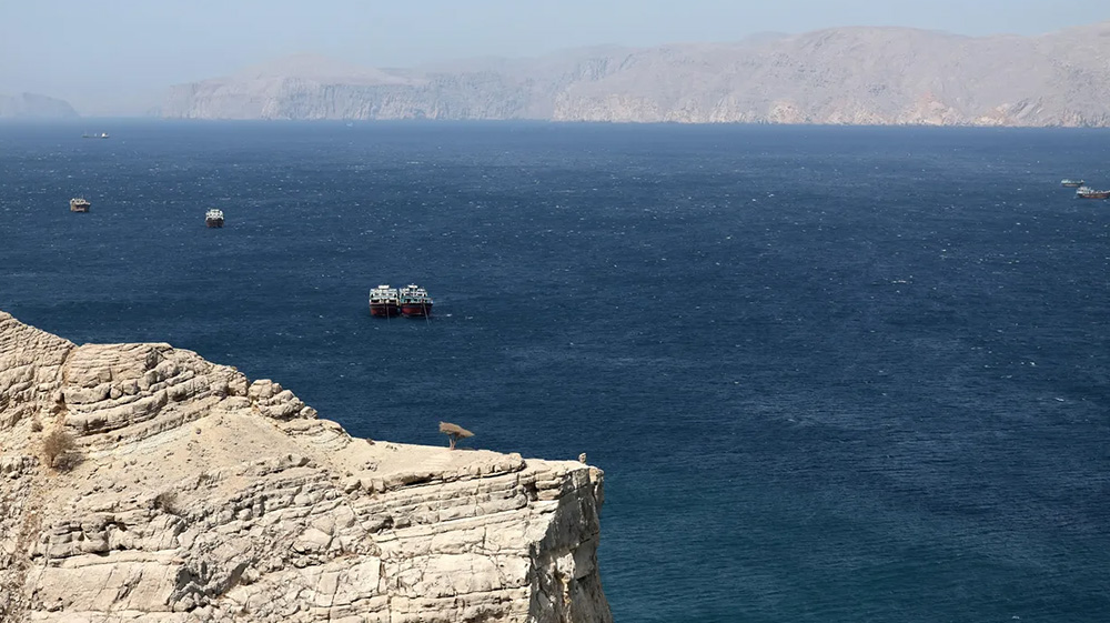 होर्मुजबाट भारततर्फ कच्चा तेल, ग्यास बोकेर आएका दुई जहाजमाथि इरानले चलायो गोली