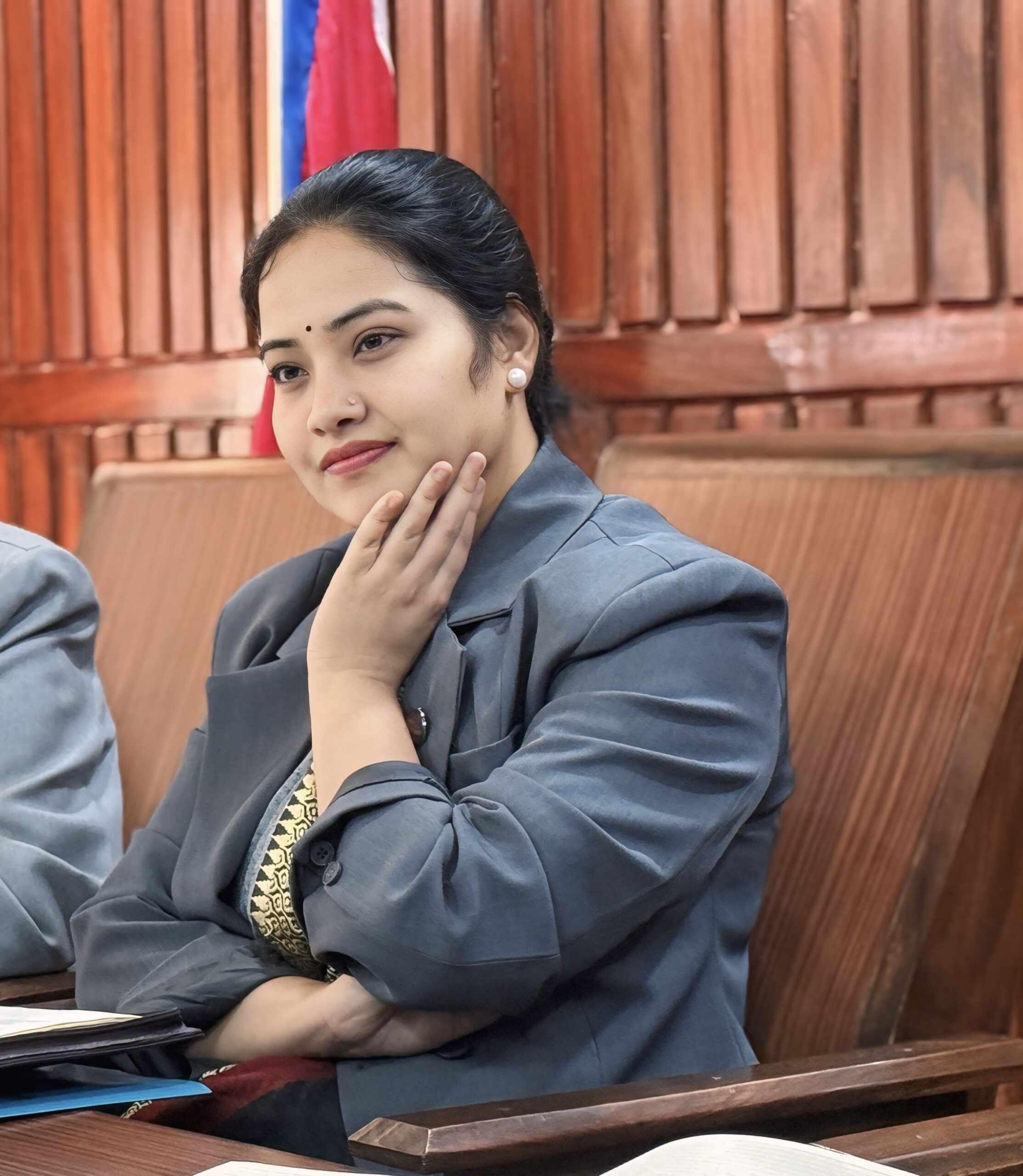 १६ प्रमुख प्रशासकीय अधिकृतलाई तीनदिन भित्र खटाइएको स्थानमा हाजिर हुन निर्देशन