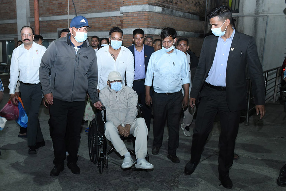 एमाले अध्यक्ष ओली अस्पतालबाट डिस्चार्ज