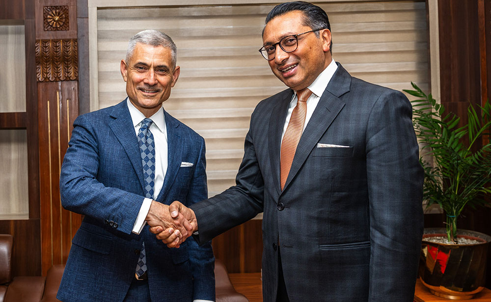 अर्थमन्त्री डा. वाग्ले र अमेरिकी सहायक विदेशमन्त्री कपुरबीच भेटवार्ता