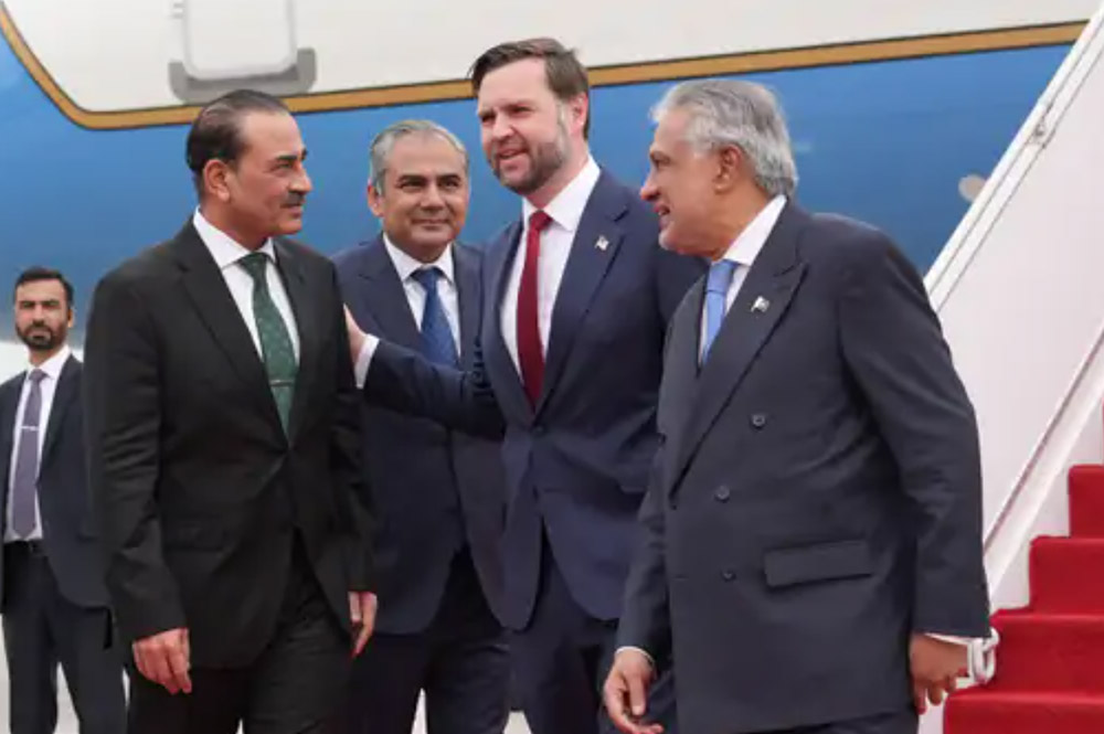 इरानसँग वार्ता गर्न उपराष्ट्रपति भेन्ससहितको अमेरिकी टिम पुग्यो पाकिस्तान