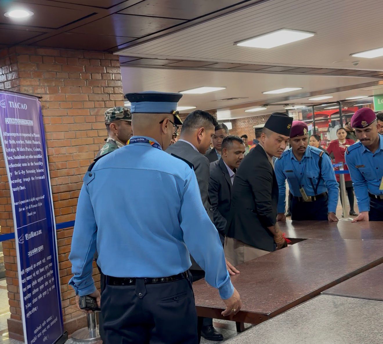 गृहमन्त्री गुरुङले गरे त्रिभुवन विमानस्थलको अनुगमन