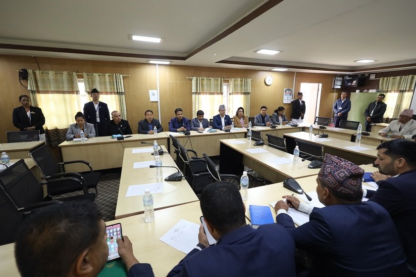 प्रतिनिधिसभामा प्रतिनिधित्व गर्ने दलहरूको बैठक सिंहदरबारमा जारी