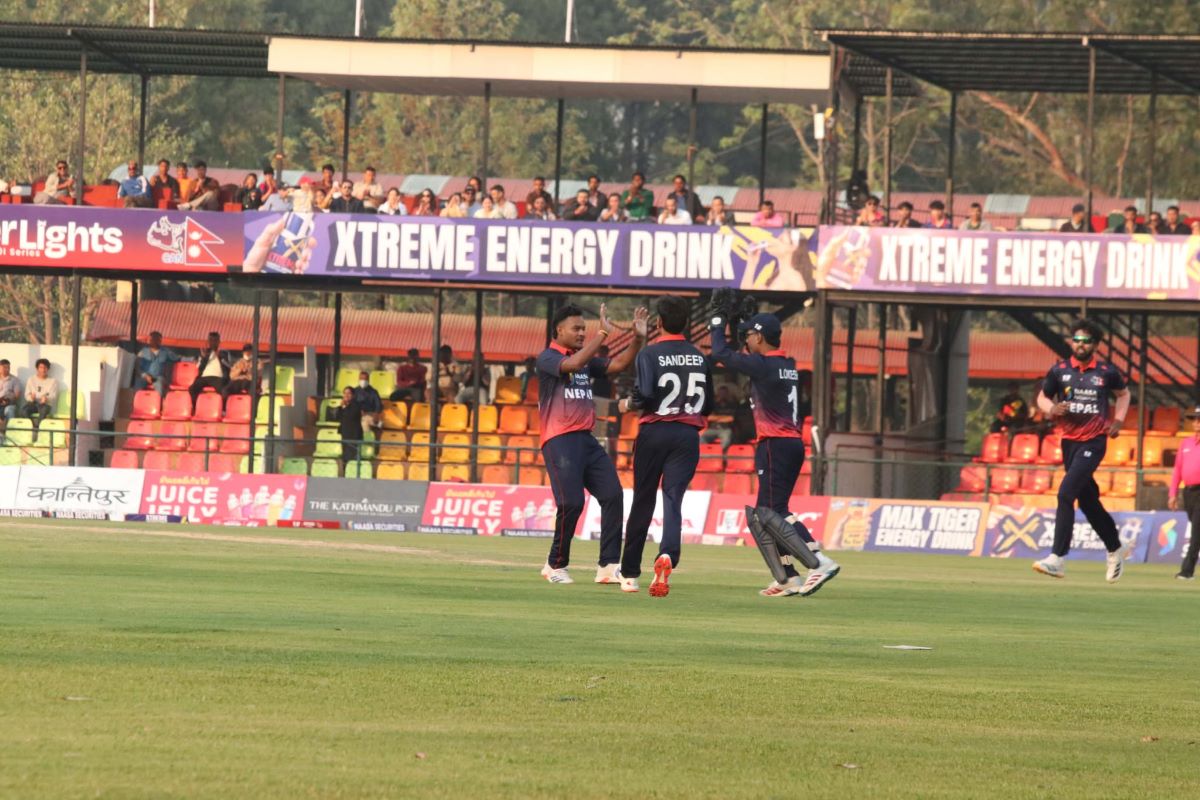 नेपाललाई जितका लागि यूएईले दियो १२९ रनको लक्ष्य