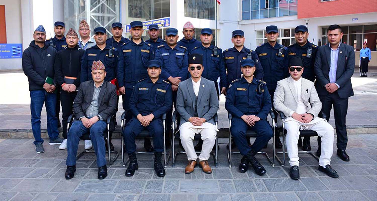 प्रहरी परिसर काठमाडौंको अवलोकनमा गृहमन्त्री गुरुङ (फोटो फिचर)