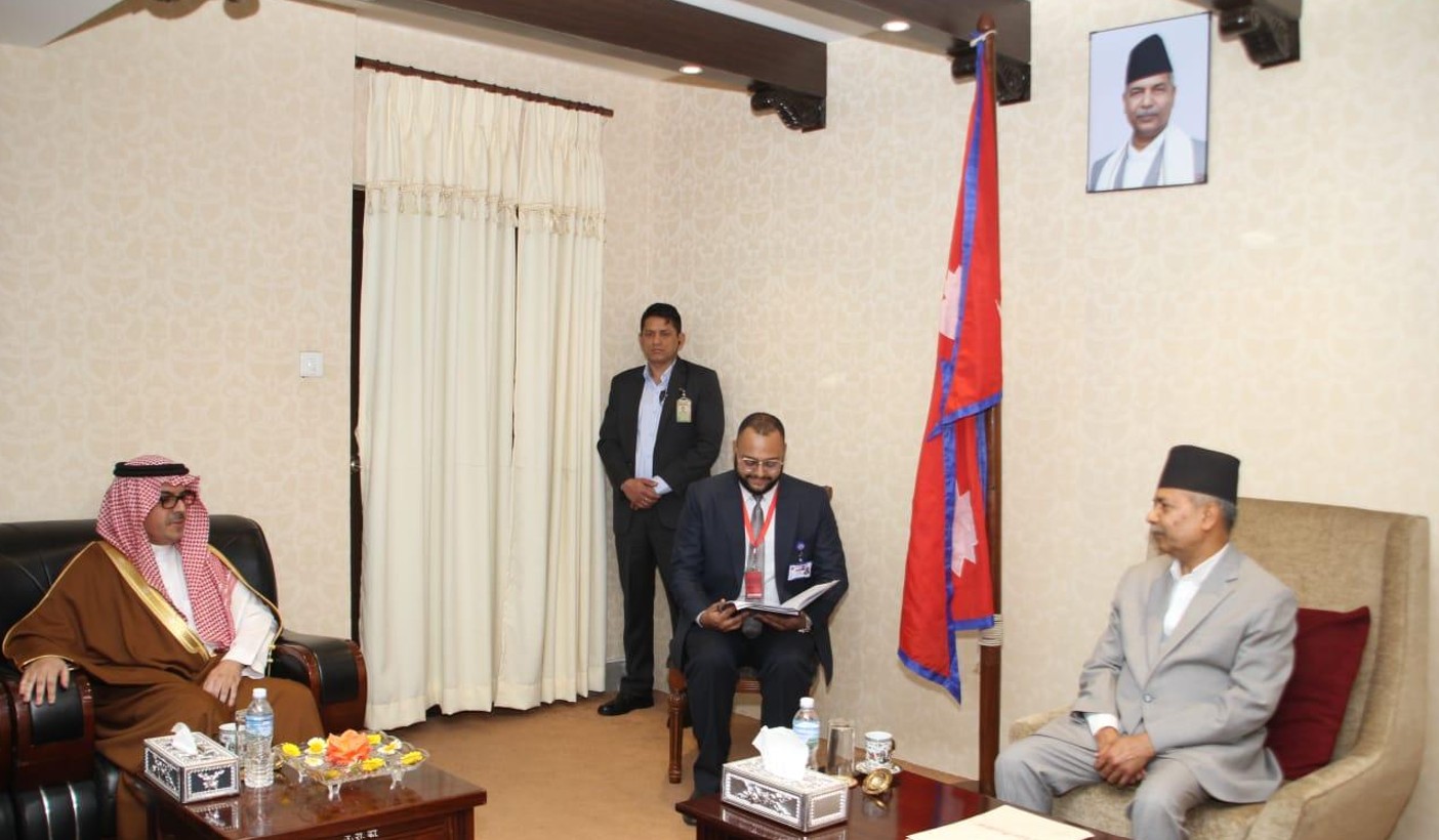 उपराष्ट्रपति यादवसँग साउदी अरेबियाका राजदूत मनिकरको भेट