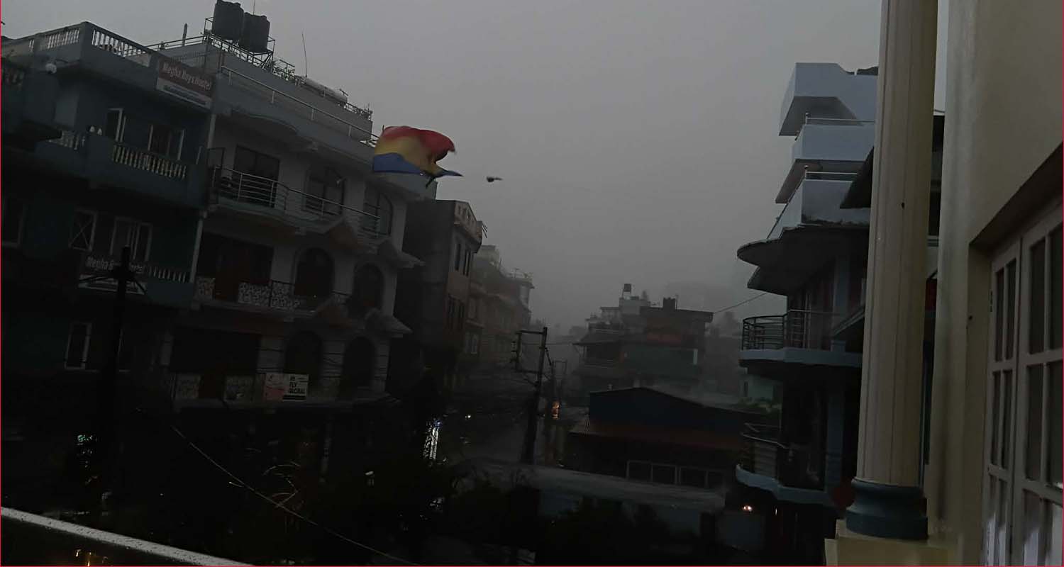 काठमाडौं उपत्यकामा हावाहुरीसहितको वर्षा