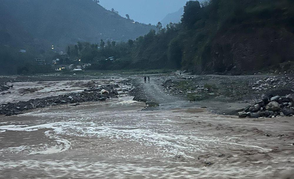बिपी राजमार्ग पुर्णरुपमा बन्द