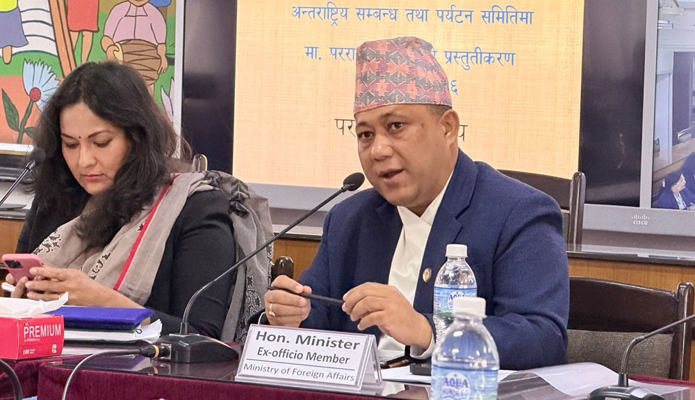 राष्ट्रिय हितलाई केन्द्रमा राखेर परराष्ट्र नीति अवलम्बन गर्न सरकार प्रतिबद्ध छ: मन्त्री खनाल