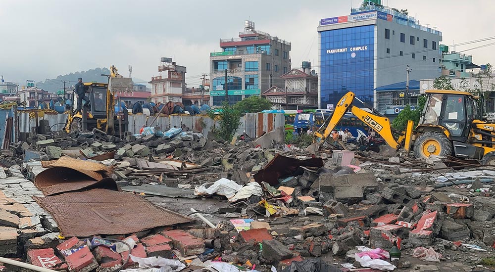 खेल मैदान अगाडिका व्यवसायिक सटर हटाइयो