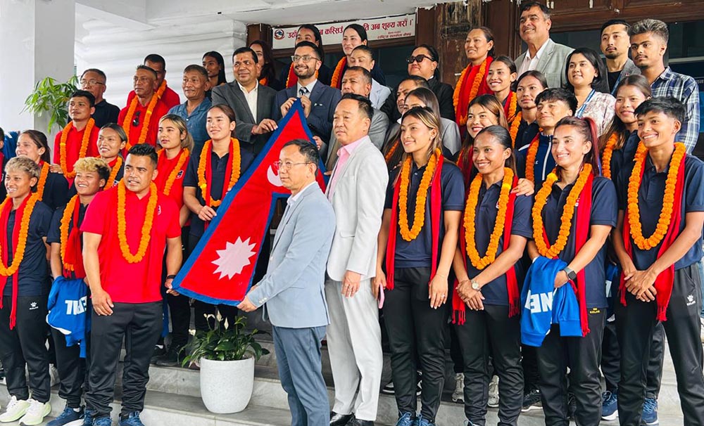 महिला फुटवल टिमको प्रगति प्रशंसनीय छ: मन्त्री पोखरेल