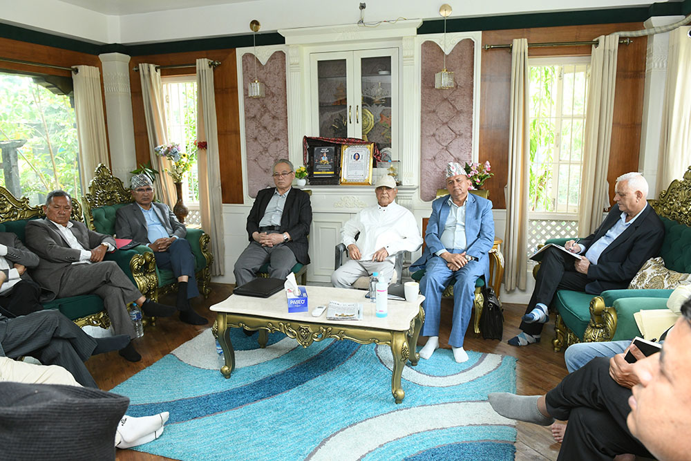 बादलको संयोजकत्वमा एमालेले बनायो कार्यदल, केन्द्रीय कमिटी बैठक असारमा