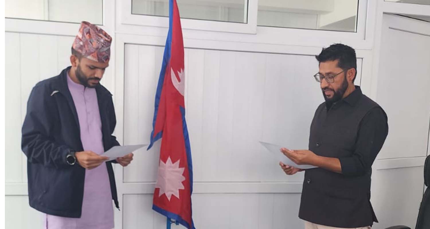 सागर ढकालले लिए केन्द्रीय सचिवालय सदस्यको शपथ