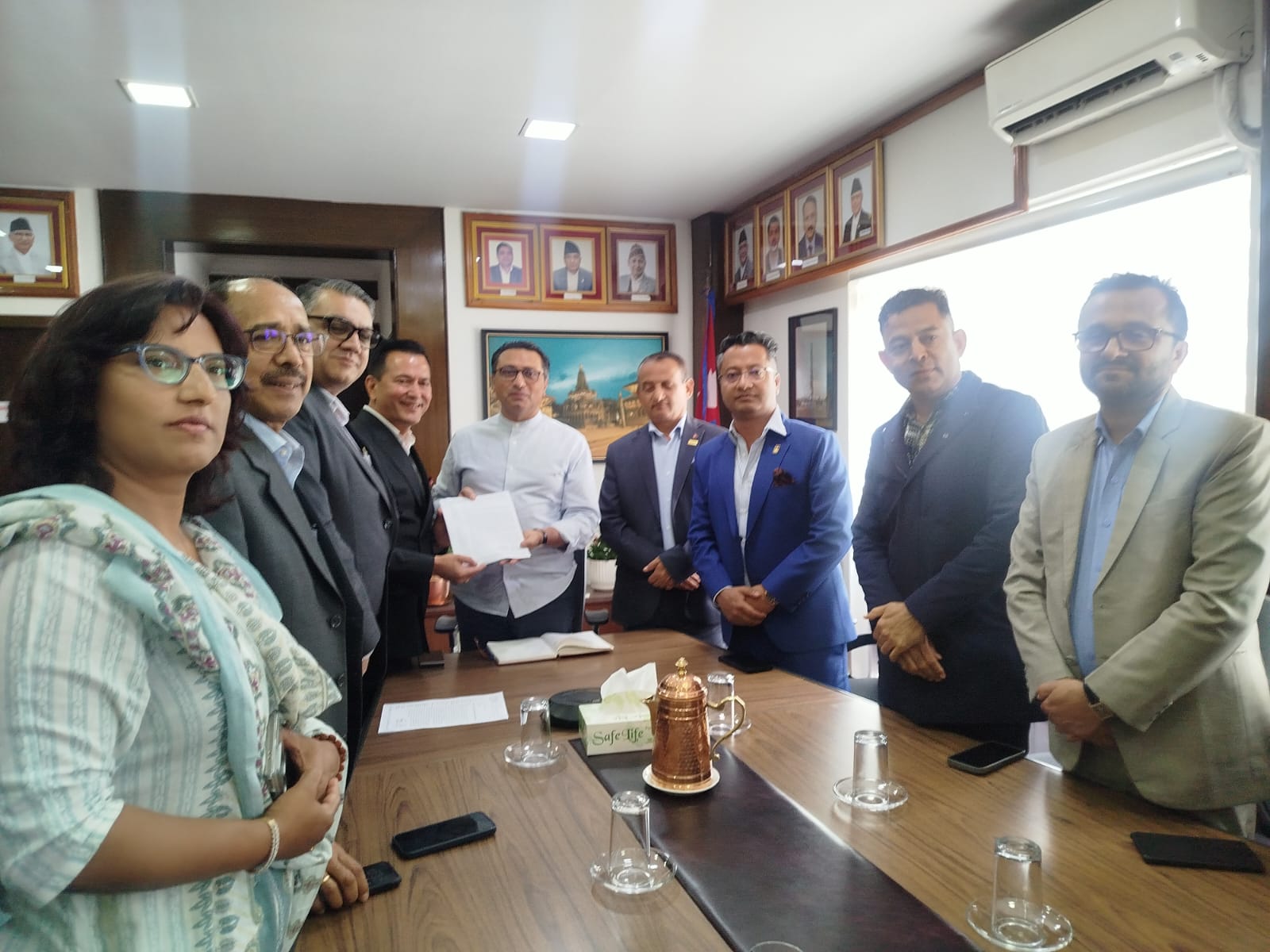 आगामी बजेटका लागि इप्पानको ५३ बुँदे सुझाव: अर्थमन्त्री भन्छन्-‘अर्थतन्त्रलाई हाक्ने क्षेत्रको रुपमा सरकार विकास गर्न चाहन्छ, साथ दिनुस’