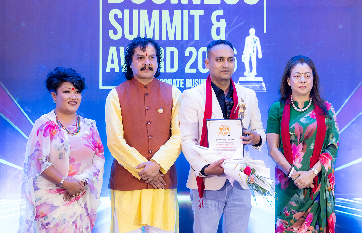 माता पाथिभराका गंगाबहादुर खड्कालाई ‘कर्पोरेट इन्डष्ट्री एक्सिलेन्स अवार्ड’