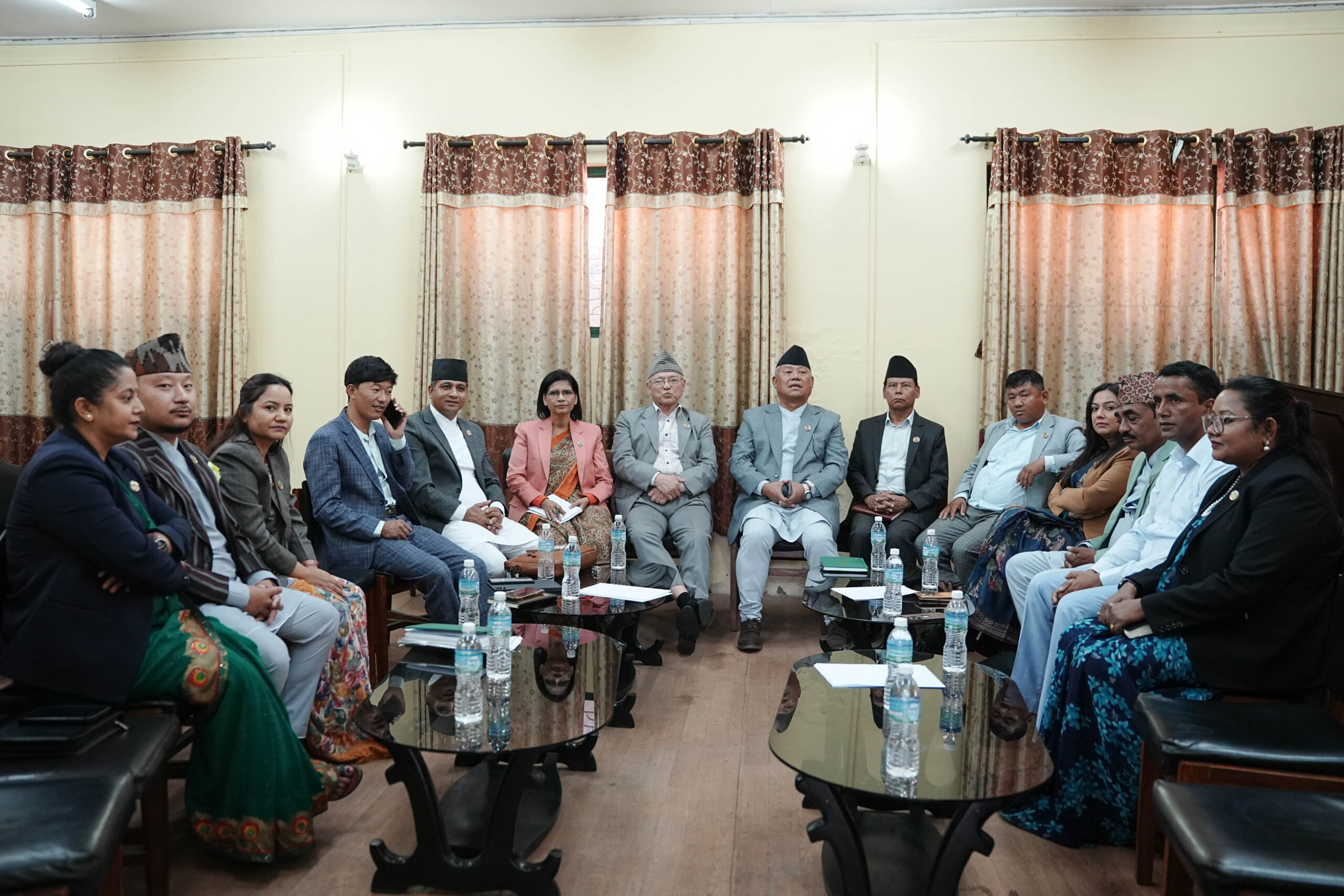 सिंहदरबारमा सुरू भयो विपक्षी दलको बैठक