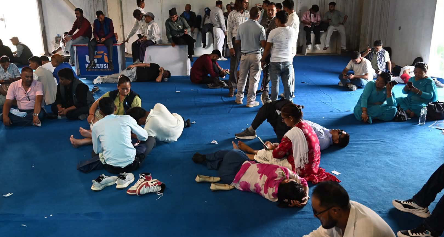बन्दसत्र सुरु हुन ढिलाइ, महाधिवेशन स्थलमै सुत्न थाले प्रतिनिधिहरू