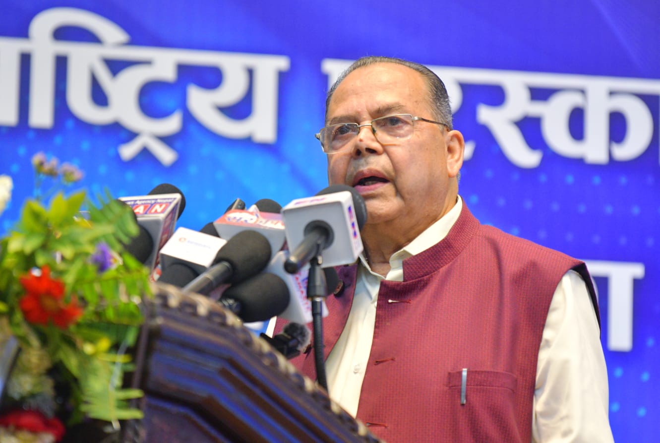 मदन भण्डारीको हत्यारा पत्ता लगाउन नसक्ने कमजोरी हामीभित्रै छ : झलनाथ खनाल