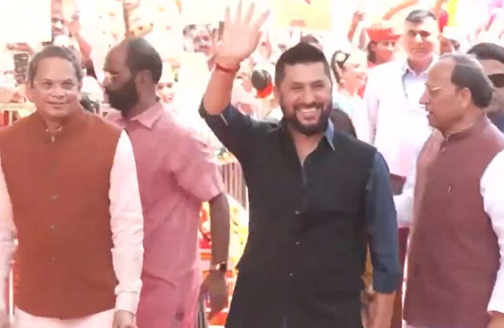 भाजपा मुख्यालयमा पुष्प वर्षासहित रविलाई भव्य स्वागत,राजनीतिक भेटघाट सुरू