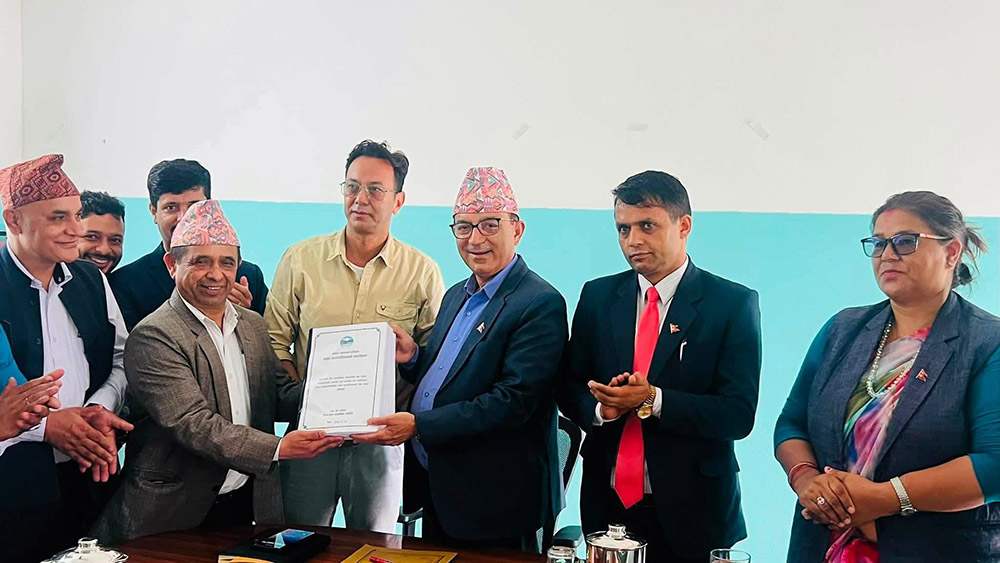 पोखराको आधुनिक बसपार्क निर्माण प्रक्रिया अघि बढ्यो, ६२७ पृष्ठको अध्ययन प्रतिवेदन बुझाइयो