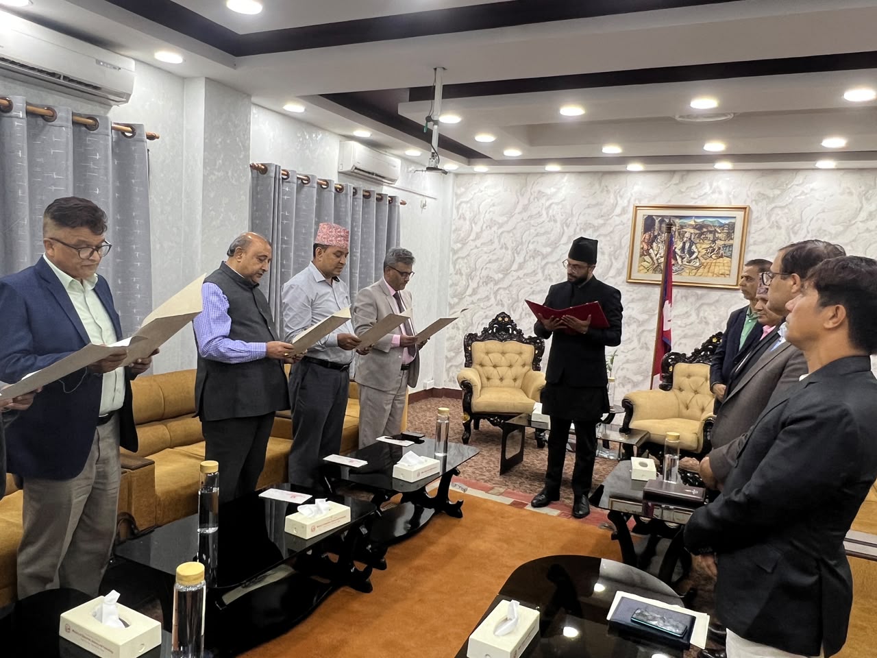 शिक्षामन्त्रीद्वारा विश्वविद्यालयका नवनियुक्त उपकुलपतिको शपथ   