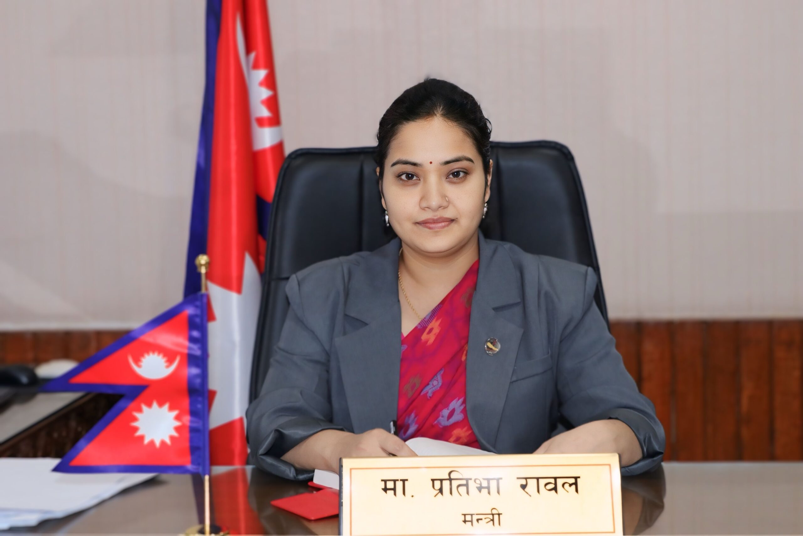 भूमि प्रशासनका जटिल लिखत/फाराम सरलीकरण हुँदै, सेवाग्राहीले अब अरूको सहयोगबिनै आफैं भर्न सक्ने