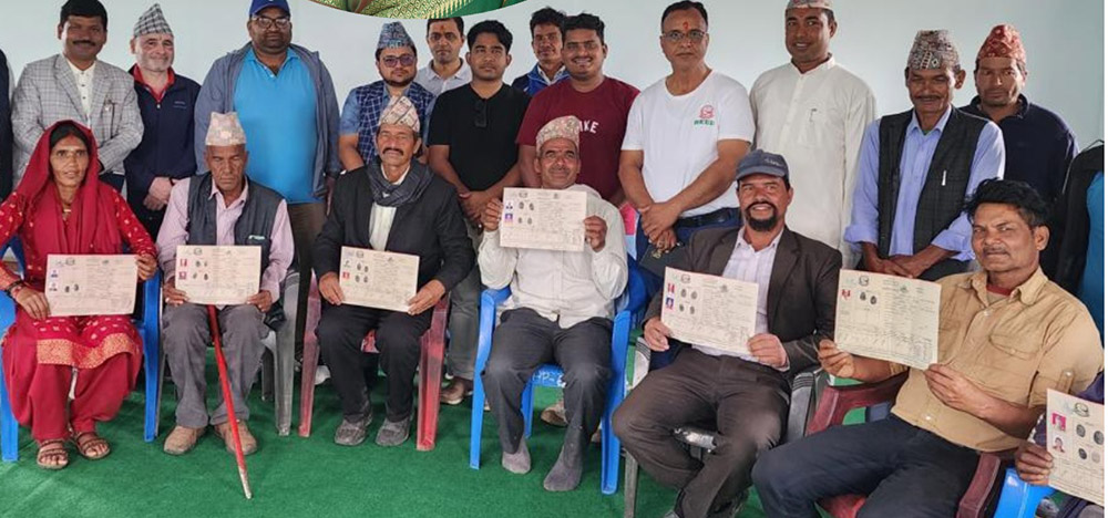 डढेलधुरामा ७ परिवारले पाए लालपुर्जा