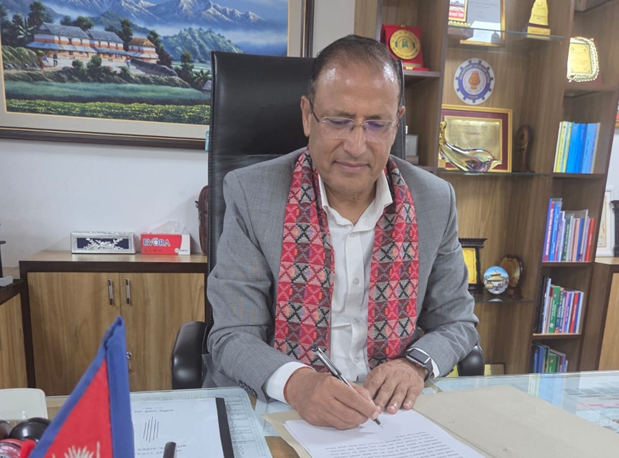 नागरिक लगानी कोषका नवनियुक्त कार्यकारी निर्देशक कार्कीले गरे पदबहाली