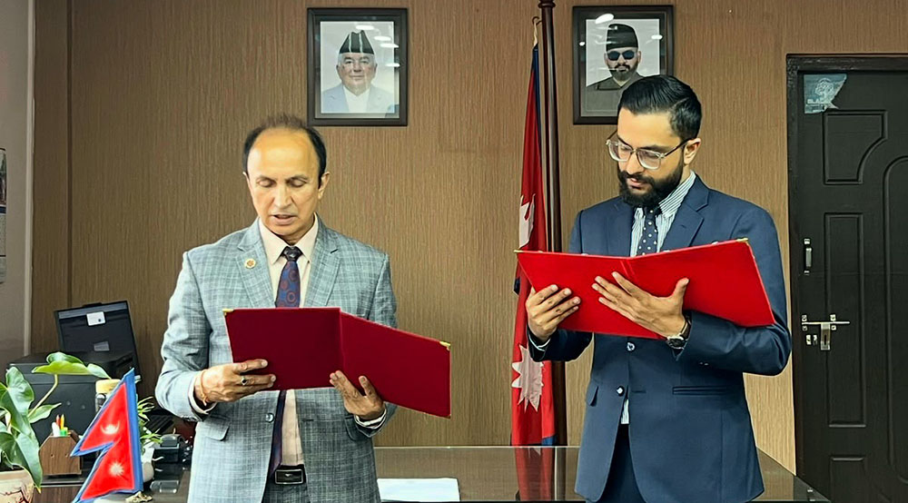 विश्वविद्यालय अनुदान आयोगका अध्यक्ष केसी र सचिव श्रेष्ठले लिए शपथ