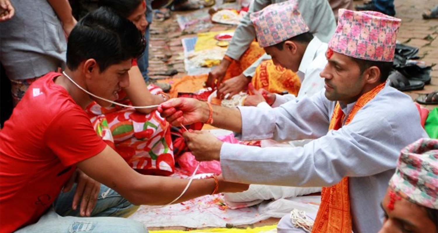 आज जनै पूर्णिमाः रक्षा बन्धन धारण गरेर मनाइँदै, राखी बाँधिँदै