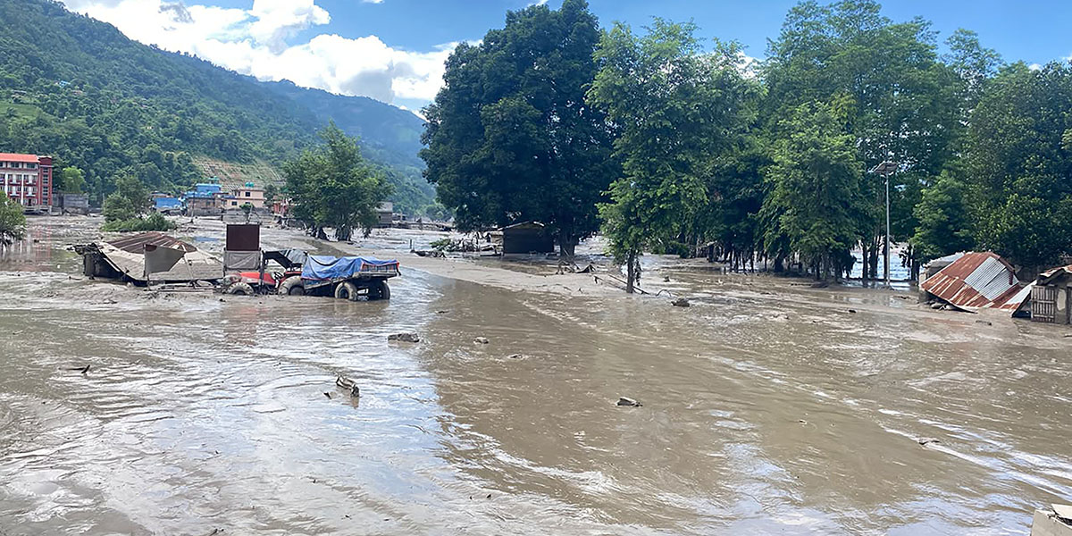 नुवाकोटमा तीन प्रहरी चौकी बाढीले बगायो, कारागार डुबायो