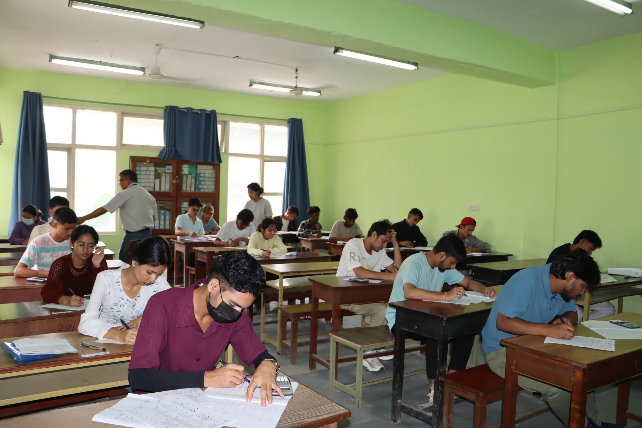नेपाल इन्जिनियरिङ कलेज छात्रवृत्ति परीक्षामा पनि विद्यार्थीको घुईचो