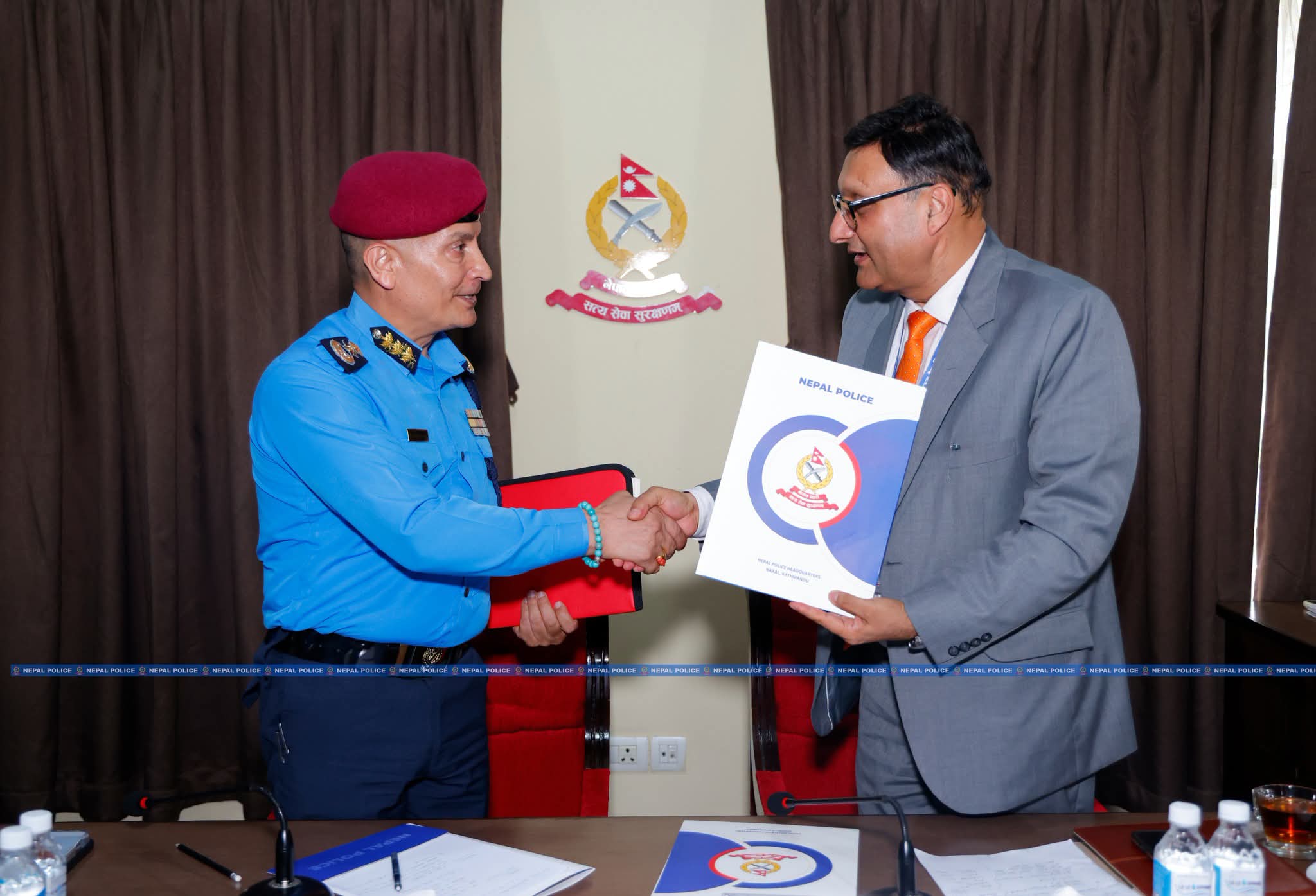 नेपाल प्रहरी र राष्ट्रिय वाणिज्य बैंकबीच पाँचवर्षे सम्झौता,पाँच लाख रुपैयाँको दुर्घटना बीमा