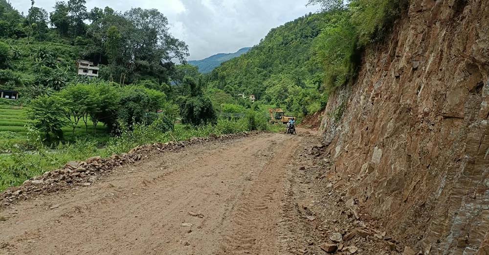 बाढीपछि नुवाकोट, धादिङ र रसुवा जोड्ने चार वैकल्पिक सडक सञ्चालनमा