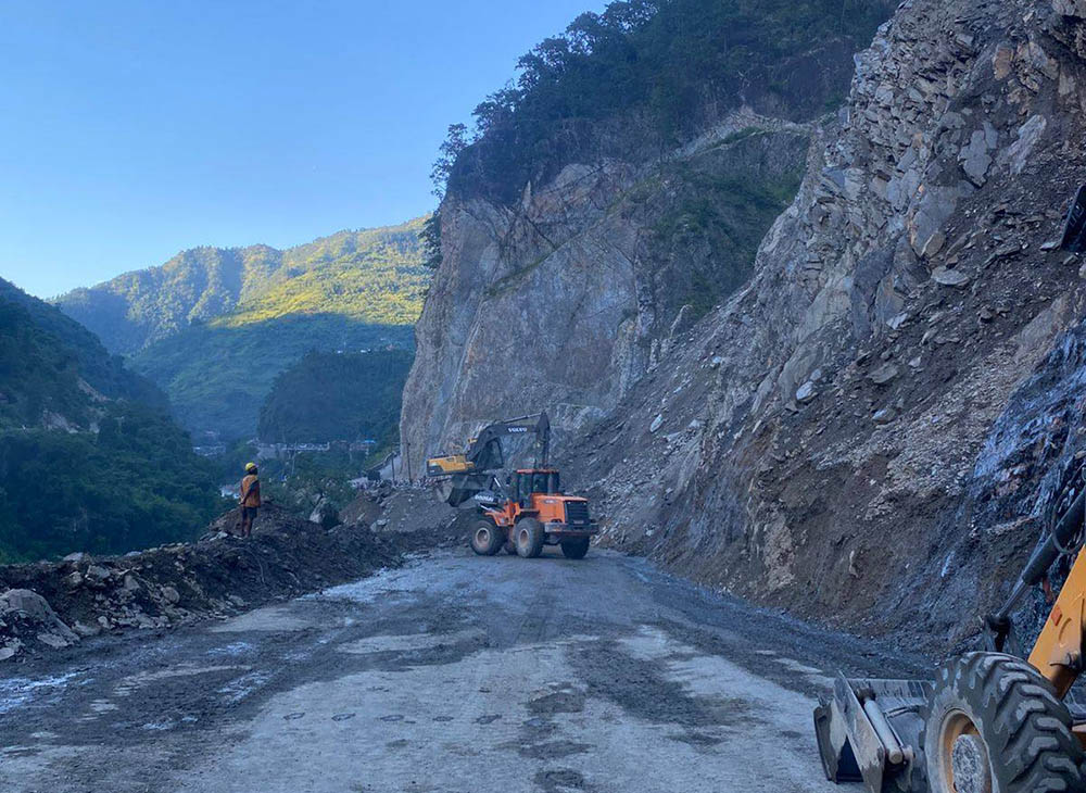 आजदेखि तुइनखोलामा माटो कटान कार्य गरिदै, सवारी आवागमनमा आंशिक रोक