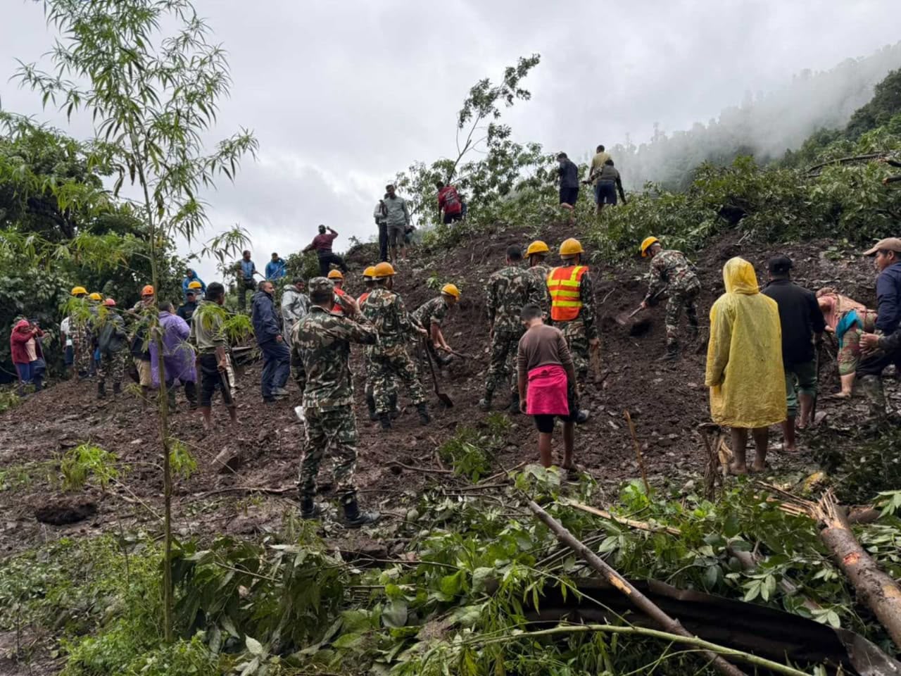 बाढी, पहिरो र डुबान प्रभावित क्षेत्रमा सेनाको उद्धार कार्य जारी